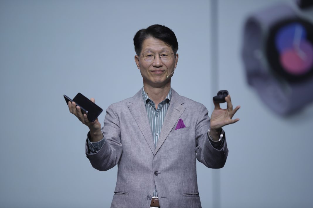 Simon Lee, Presiden Samsung Electronics Indonesia Membuka Acara Unfold The Greater World with Galaxy Z Fold4 | Z Flip4 5G dan Galaxy Wearables