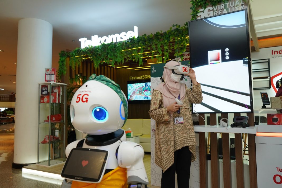 Telkomsel kembali menggelar showcase 5G pada rangkaian kegiatan KTT G20 yang berlangsung selama 13-17 November 2022 untuk menunjukkan kapabilitas ekosistem teknologi digital yang dimiliki Indonesia kepada dunia.