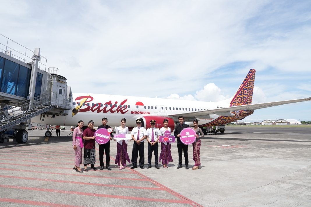 Batik Air (kode penerbangan ID) member of Lion Air Group menambah rute internasional terbaru mulai Jumat (07/ 04) dari Bandar Udara Internasional I Gusti Ngurah Rai, Bali (DPS) tujuan Bandar Udara Internasional Changi, Singapura (SIN).