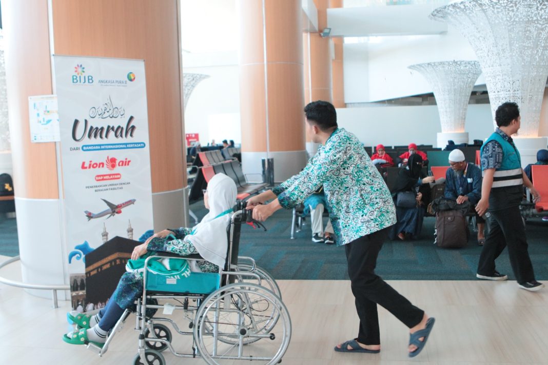 Lion Air (kode penerbangan JT) member of Lion Air Group mengumumkan kembali melayani penerbangan umrah dari Jawa Barat melalui Bandar Udara Internasional Kertajati di Majalengka (KJT) tujuan Arab Saudi melalui Bandar Udara Internasional Pangeran Muhammad bin Abdulaziz di Madinah (MED)
