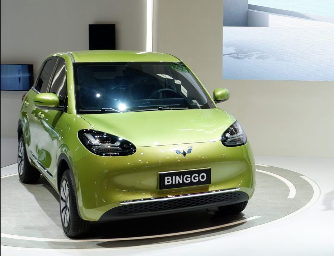 Wuling Bawa Lengkap Inovasi Kendaraan Listrik di Periklindo Electric Vehicle Show