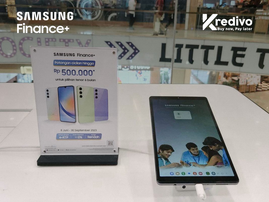 Samsung Electronics Indonesia dan Kredivo kembali bekerja sama untuk meluncurkan Samsung Finance+, sebuah solusi kredit instan yang memungkinkan pengguna mendapatkan smartphone Galaxy dengan cicilan berbunga rendah melalui proses yang mudah dan cepat. Kemitraan ini memperkuat kerjasama yang telah terjalin antara Samsung dan Kredivo selama lebih dari 5 tahun.