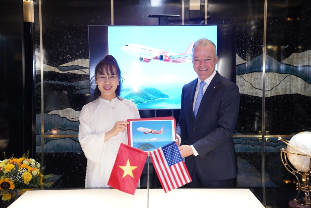 Pada kunjungan resmi Presiden AS Joe Biden ke Vietnam, perwakilan senior dari Vietjet dan Boeing telah mencapai kesepakatan penting terkait pemesanan 200 pesawat 737 Max.