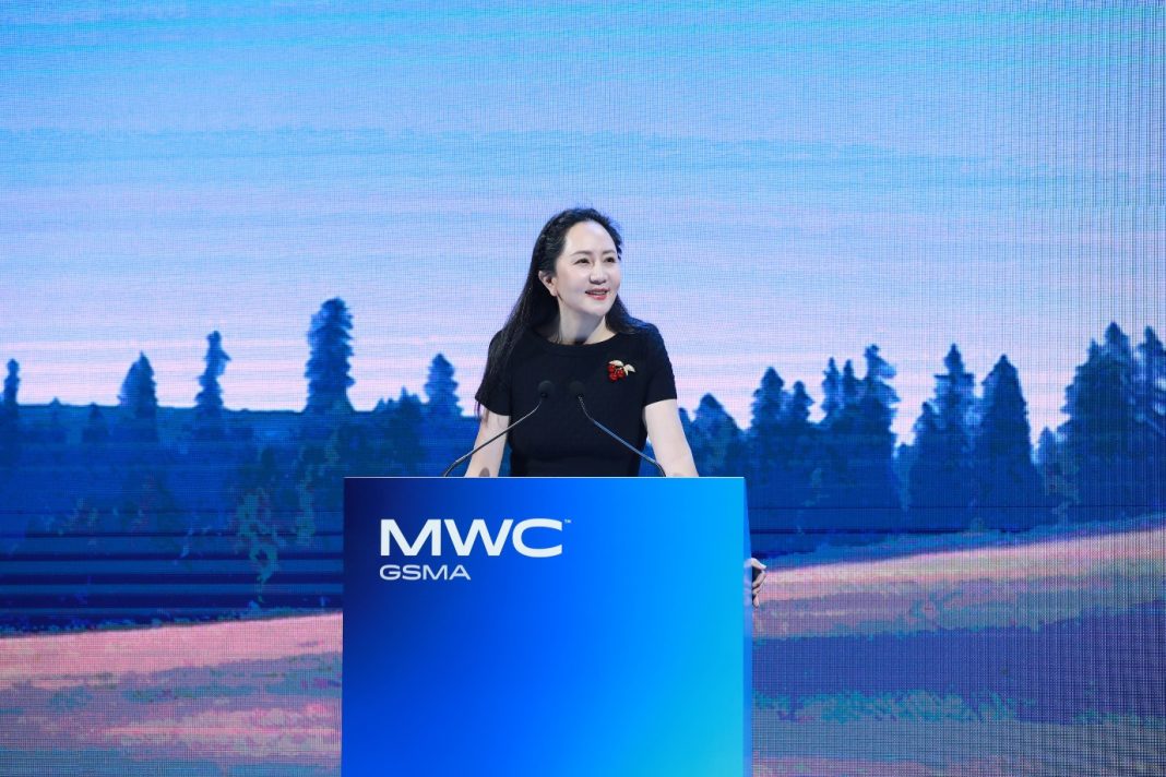 Sabrina Meng, Rotating Chariwoman dan CFO Huawei, berpidato dalam pembukaan MWC Shanghai 2023.