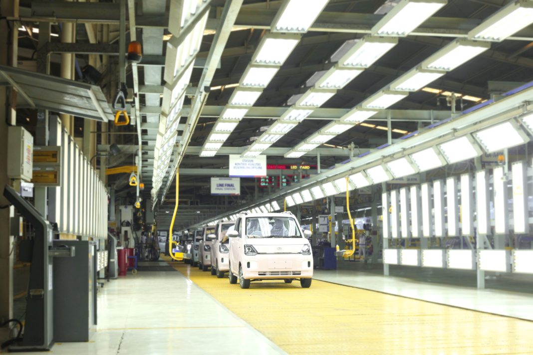 PT Sokonindo Automobile secara resmi mulai memproduksi Seres E1 di fasilitas produksi yang berlokasi di Cikande, Serang, Banten di akhir tahun 2023.